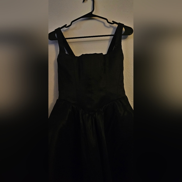 Oh Polly Dress - Picture 3 of 8